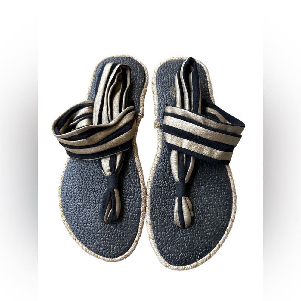 Nalho Stylish Black and Gold Women's Sandals Good Used Condition Size 9